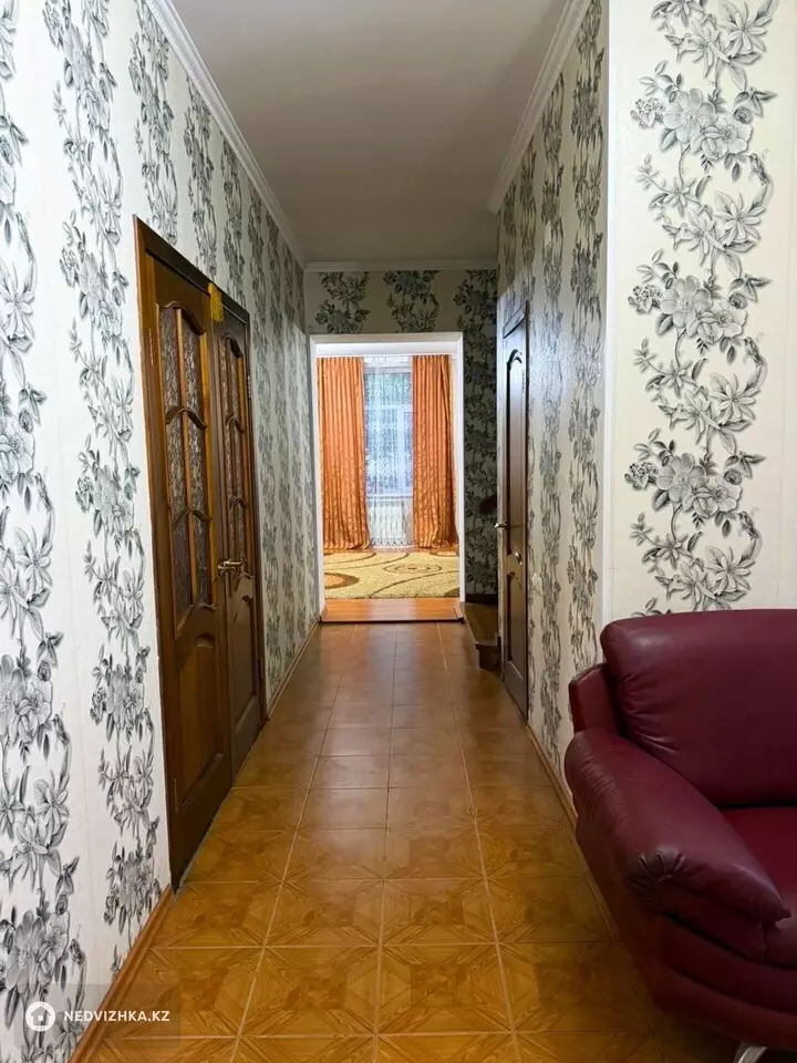 4-комнатный дом, 8 соток, 270 м², фотография 3
