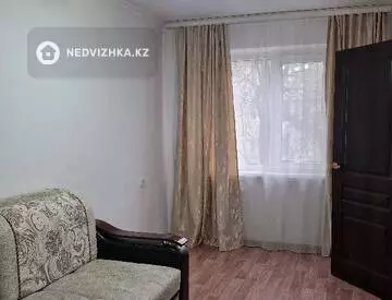 2-комнатная квартира, этаж 3 из 5, 42 м², На длительный срок
