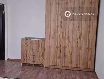 2-комнатная квартира, этаж 3 из 5, 42 м², На длительный срок