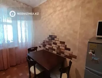 3-комнатная квартира, этаж 4 из 4, 59 м²