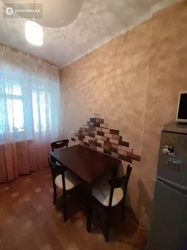 3-комнатная квартира, этаж 4 из 4, 59 м², фотография 5