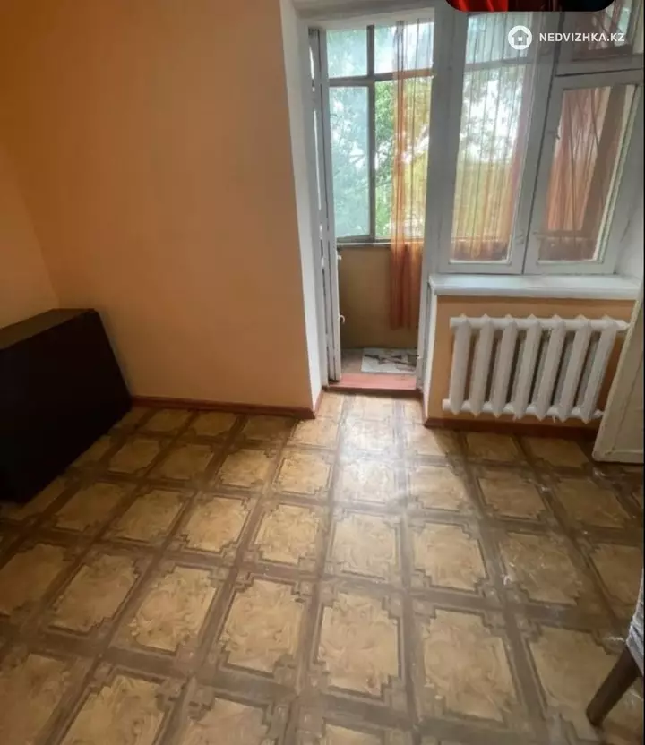 2-комнатная квартира, этаж 3 из 4, 40 м², фотография 3