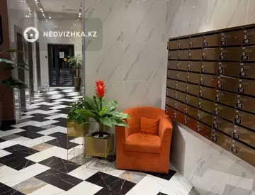 2-комнатная квартира, этаж 8 из 18, 47 м², миниатюра 4