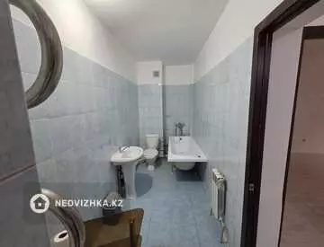3-комнатная квартира, этаж 2 из 9, 70 м², миниатюра 12