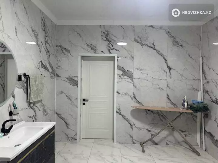 10-комнатный дом, 6 соток, 550 м², фотография 2