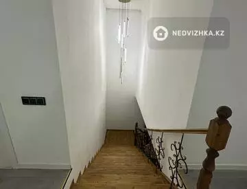 10-комнатный дом, 6 соток, 550 м², миниатюра 5