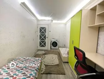 3-комнатная квартира, этаж 1 из 5, 60 м², На длительный срок