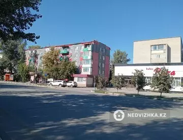 3-комнатная квартира, этаж 4 из 5, 57 м²