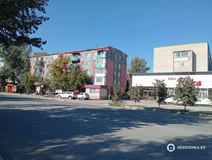 3-комнатная квартира, этаж 4 из 5, 57 м²