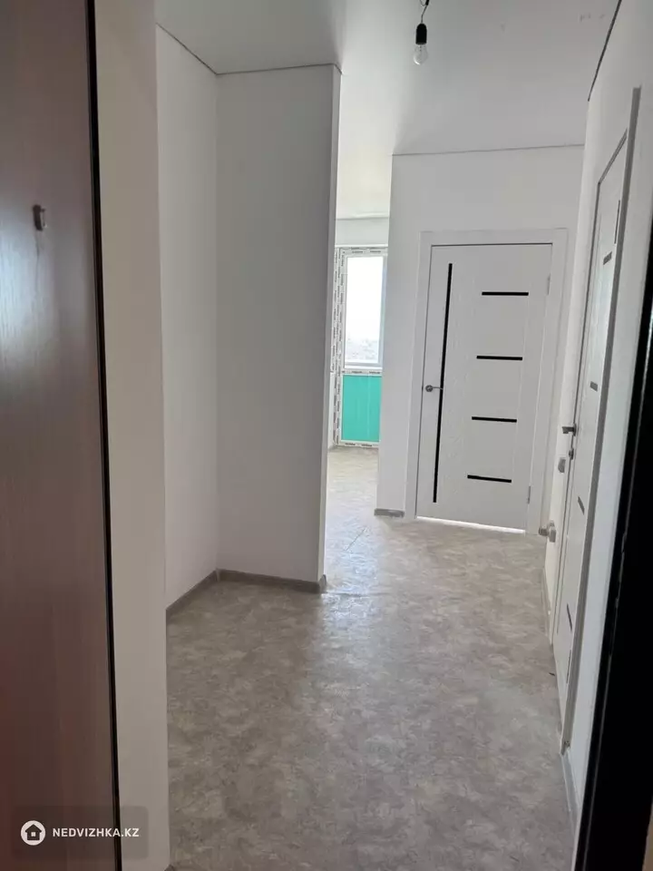 1-комнатная квартира, этаж 13 из 23, 37 м², фотография 3