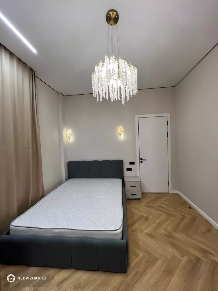3-комнатная квартира, этаж 2 из 3, 86 м², фотография 2