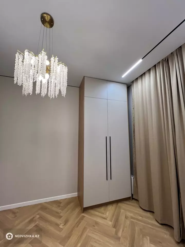 3-комнатная квартира, этаж 2 из 3, 86 м², фотография 3