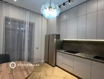 3-комнатная квартира, этаж 2 из 3, 86 м², миниатюра 1