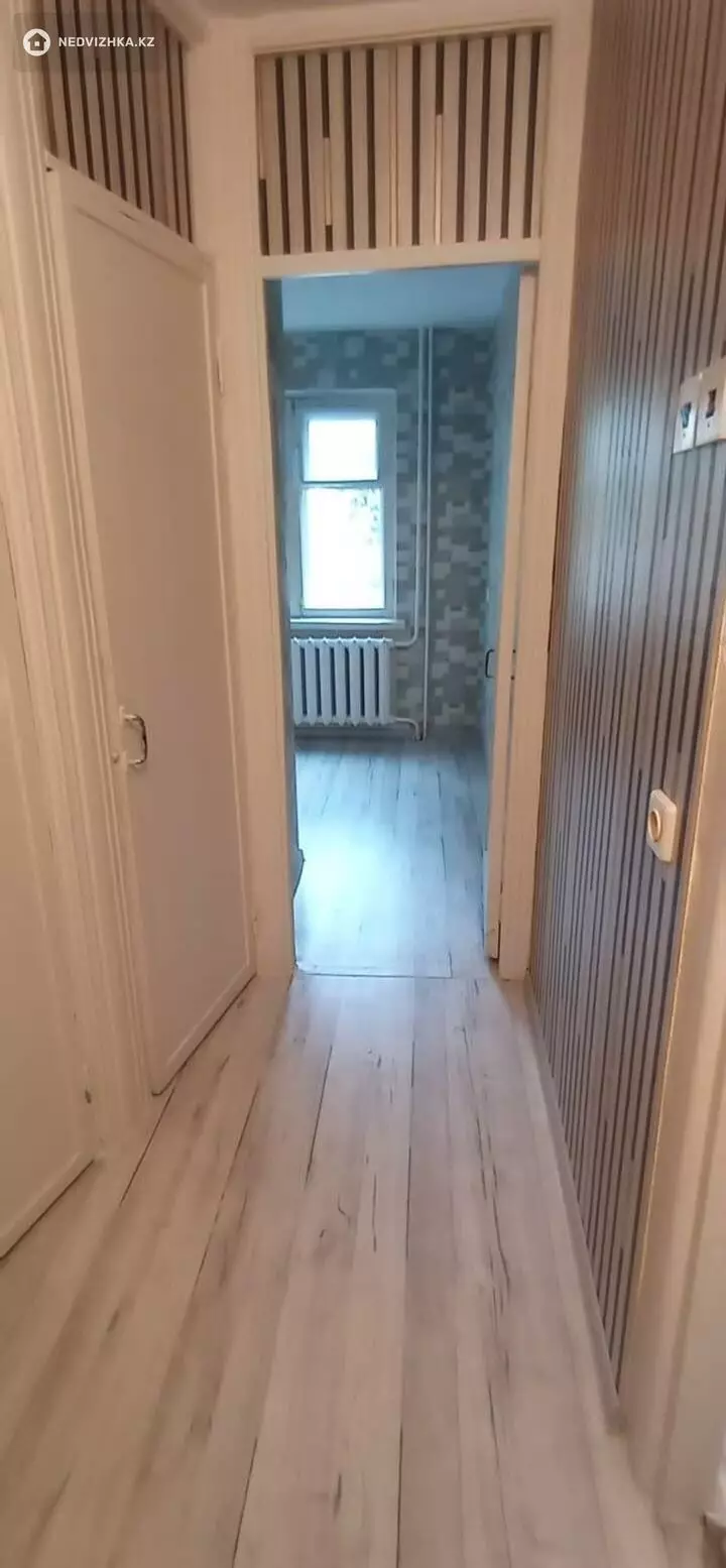 1-комнатная квартира, этаж 2 из 5, 30 м², фотография 2