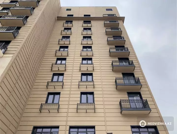 3-комнатная квартира, этаж 5 из 9, 124 м², фотография 2
