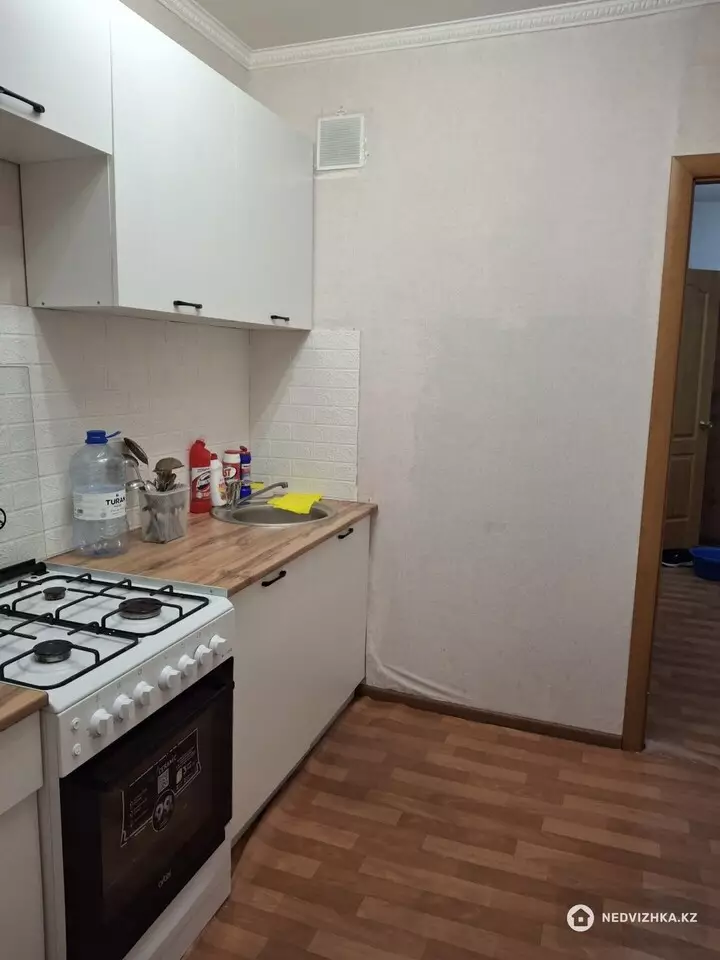 1-комнатная квартира, этаж 5 из 5, 39 м², Посуточно, фотография 2