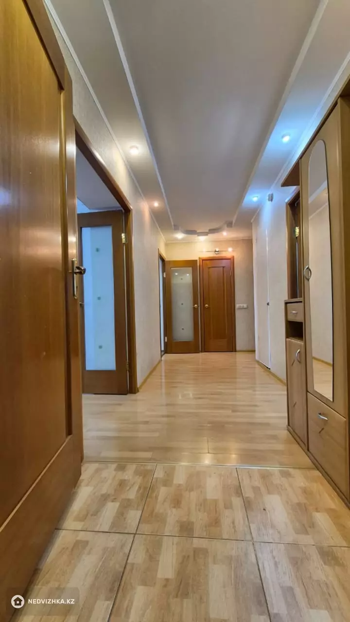 3-комнатная квартира, этаж 2 из 5, 82 м², фотография 3