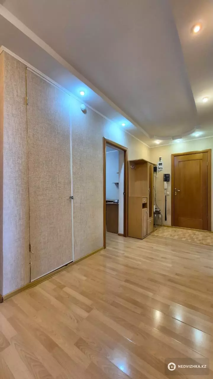 3-комнатная квартира, этаж 2 из 5, 82 м², фотография 5
