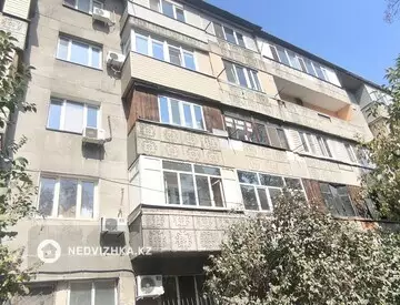 3-комнатная квартира, этаж 2 из 5, 70 м², миниатюра 1