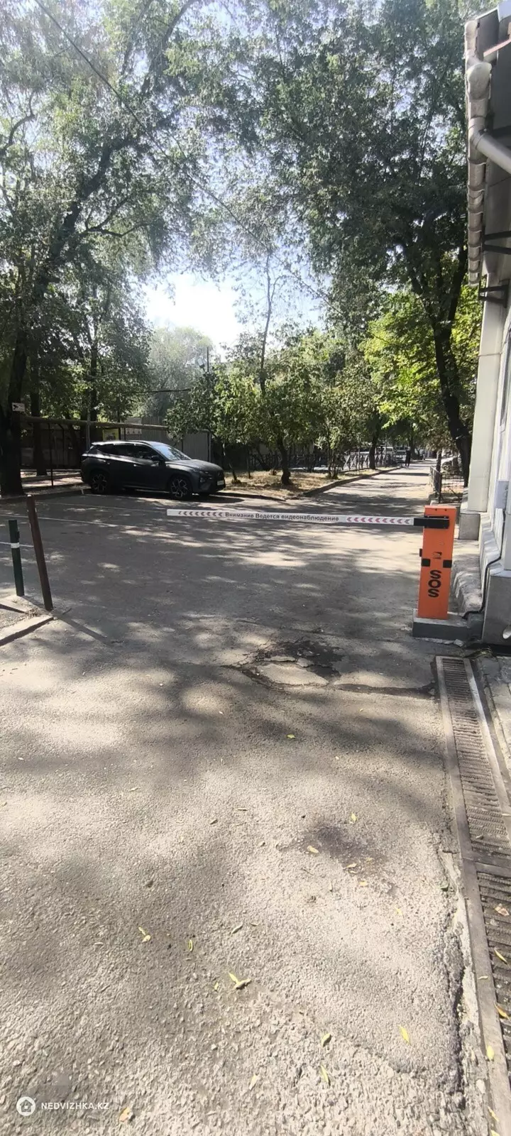 3-комнатная квартира, этаж 2 из 5, 70 м², фотография 3