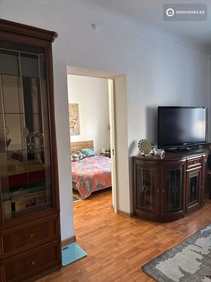 3-комнатная квартира, этаж 3 из 3, 71 м², фотография 5