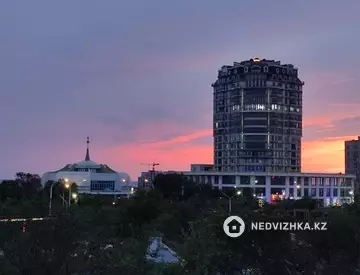 2-комнатная квартира, этаж 4 из 5, 56 м²