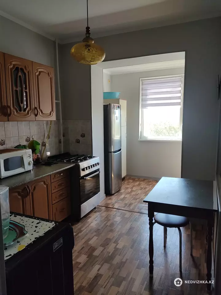 2-комнатная квартира, этаж 4 из 5, 56 м², фотография 4