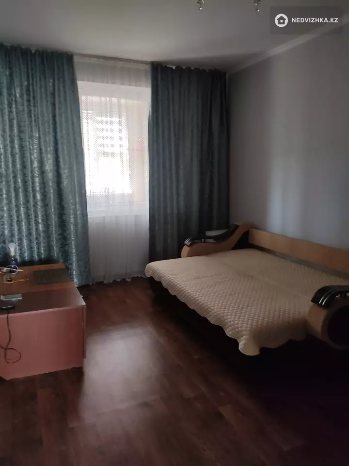 2-комнатная квартира, этаж 4 из 5, 56 м², фотография 5