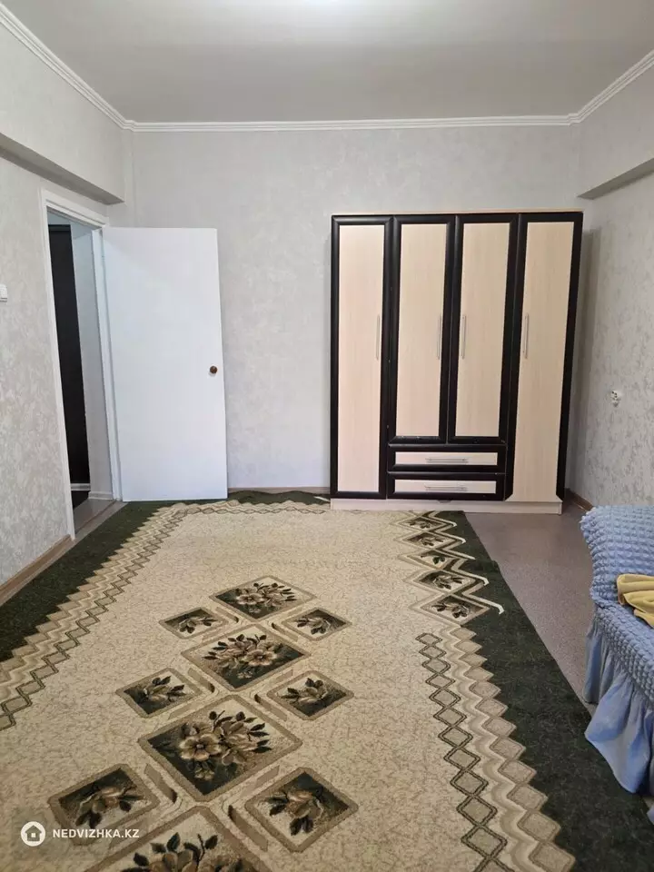 1-комнатная квартира, этаж 1 из 5, 36 м², фотография 2