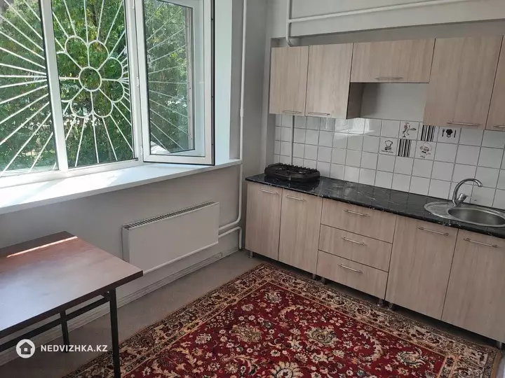1-комнатная квартира, этаж 1 из 5, 36 м², фотография 5