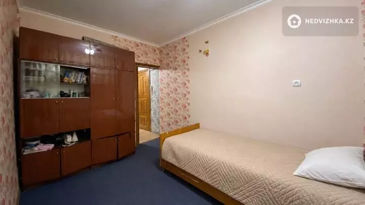 2-комнатная квартира, этаж 1 из 5, 44 м², фотография 3