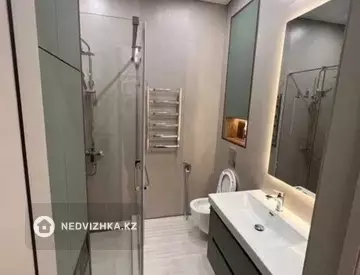 2-комнатная квартира, этаж 9 из 10, 68 м², Посуточно