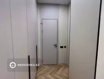 2-комнатная квартира, этаж 9 из 10, 68 м², Посуточно