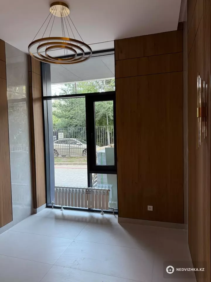 2-комнатная квартира, этаж 3 из 10, 60 м², фотография 4
