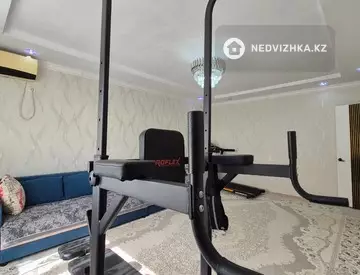 3-комнатная квартира, этаж 2 из 5, 80 м², На длительный срок