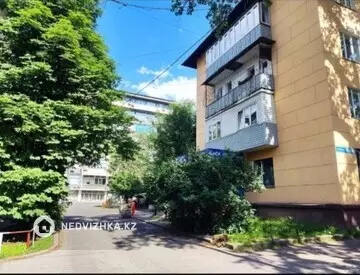 4-комнатная квартира, этаж 2 из 4, 86 м²