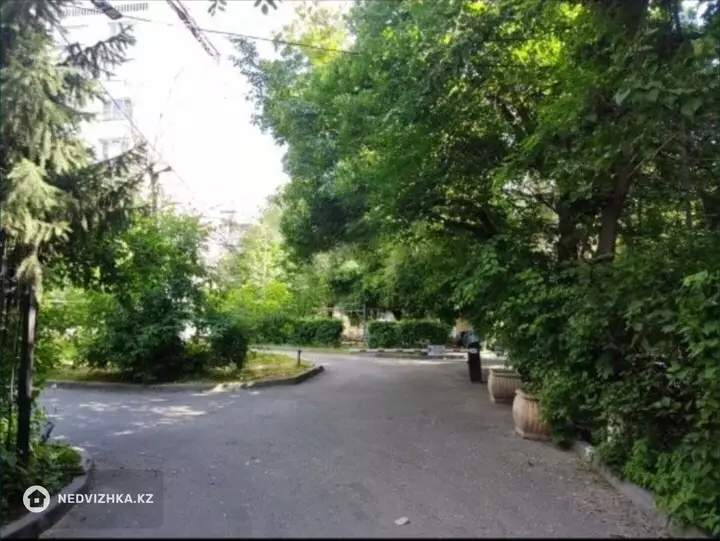 4-комнатная квартира, этаж 2 из 4, 86 м², фотография 5