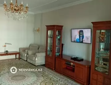 4-комнатная квартира, этаж 5 из 27, 170 м²