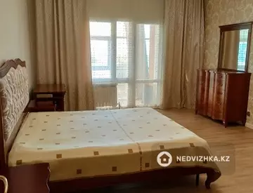 4-комнатная квартира, этаж 5 из 27, 170 м²