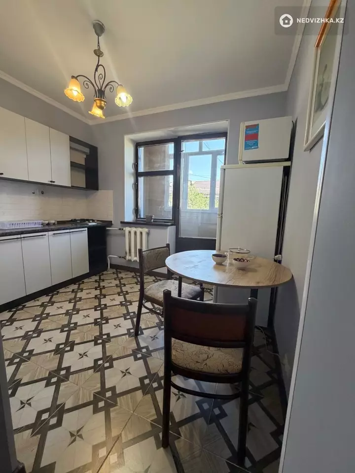 2-комнатная квартира, этаж 5 из 5, 70 м², На длительный срок, фотография 2