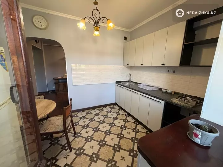 2-комнатная квартира, этаж 5 из 5, 70 м², На длительный срок, фотография 4