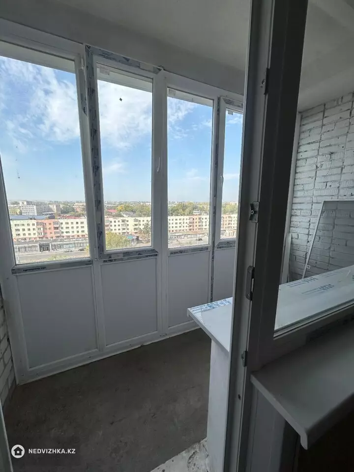 1-комнатная квартира, этаж 10 из 10, 38 м²