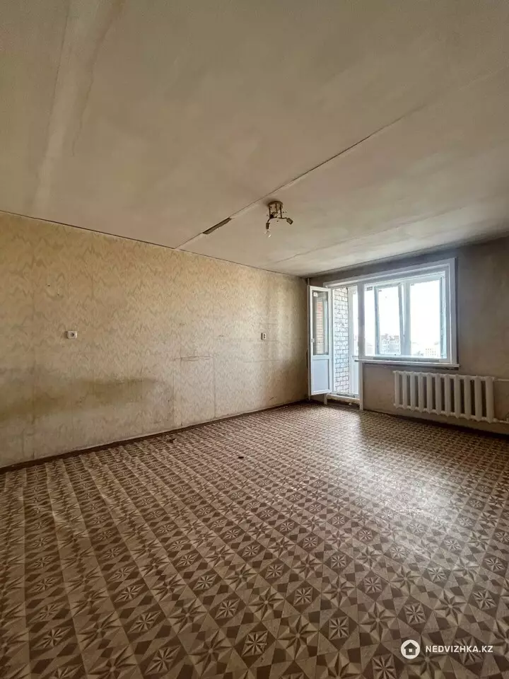 1-комнатная квартира, этаж 10 из 10, 38 м², фотография 5