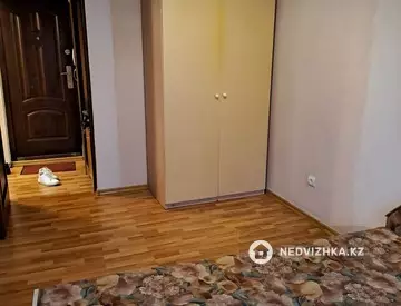2-комнатная квартира, этаж 3 из 4, 43 м², На длительный срок