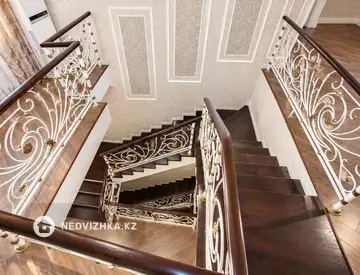 8-бөлмелі үй, 15 соттық, 604 м², 11-нобай
