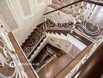 8-бөлмелі үй, 15 соттық, 604 м², 12-нобай