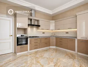 8-комнатный дом, 15 соток, 604 м²