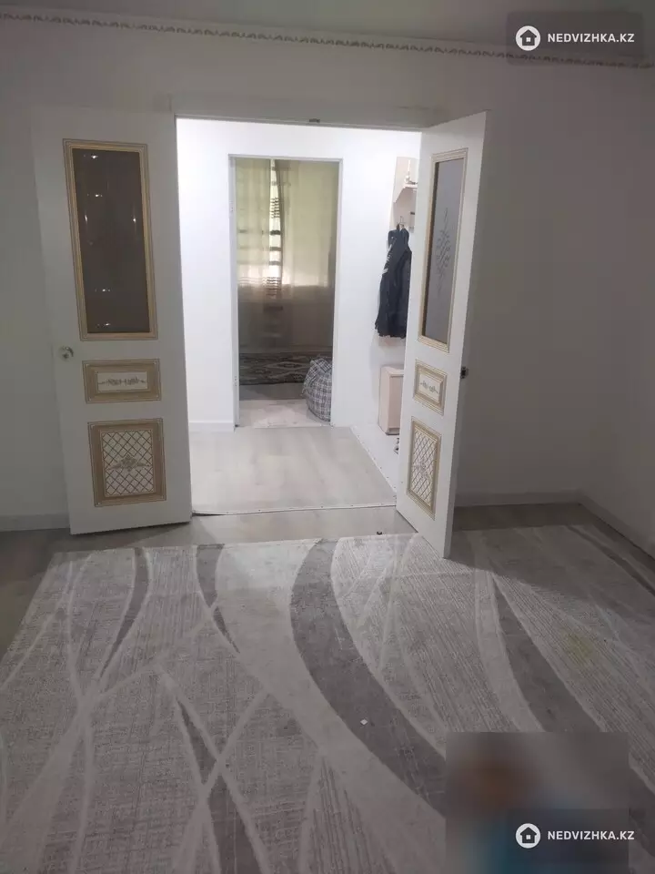3-комнатная квартира, этаж 5 из 5, 4 м², фотография 4