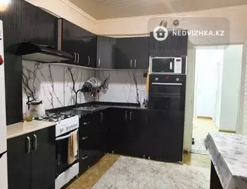 3-комнатная квартира, этаж 8 из 9, 78 м², миниатюра 1