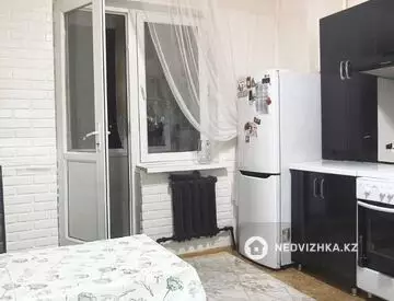 3-комнатная квартира, этаж 8 из 9, 78 м², миниатюра 2